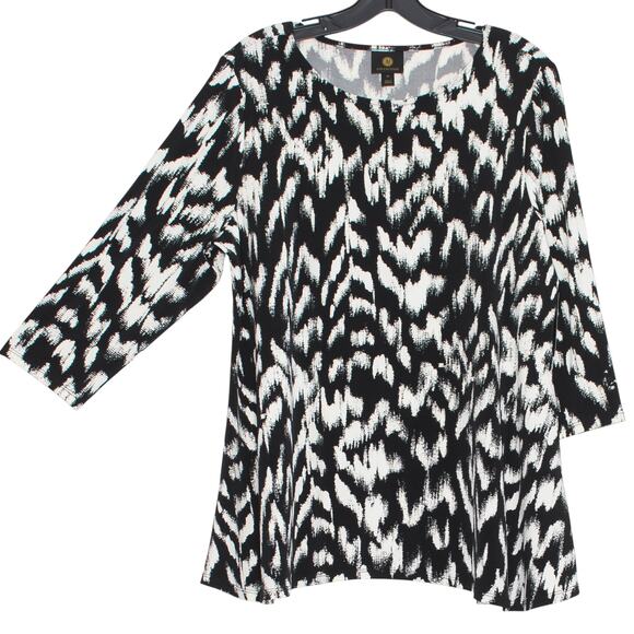 NWT JM Collection Top 3/4 Sleeve Slinky Stretch Abstract Flowy Black White PL - Picture 7 of 7